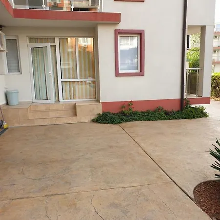 アパート Sunny Gardens 2 Bedrooms *