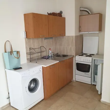 Sunny Gardens 2 Bedrooms *
