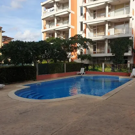 Sunny Gardens 2 Bedrooms *